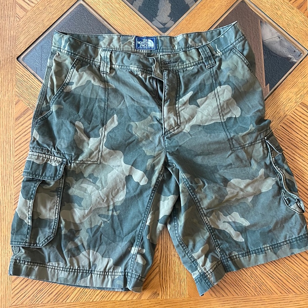 North Face Camo Cargo Shorts Size 36